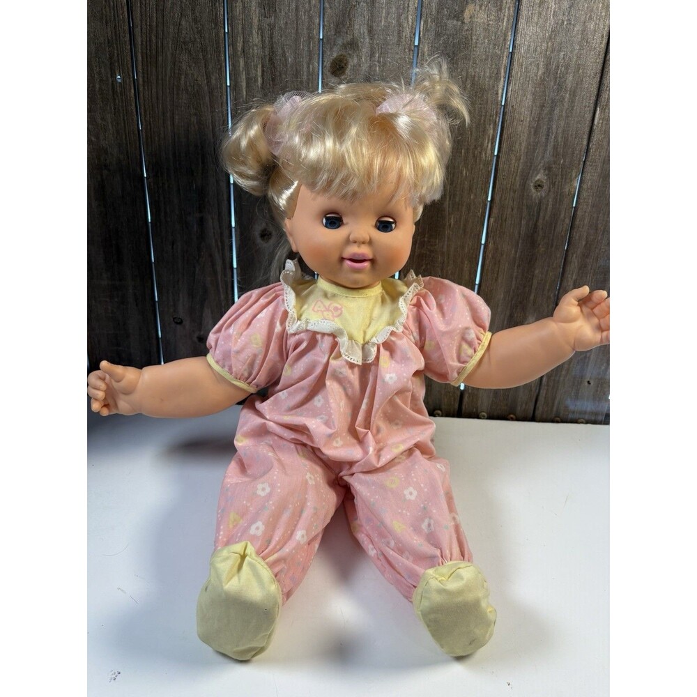 VTG Baby Talks A Lot Electronic Talking Doll 1992 TOY BIZ